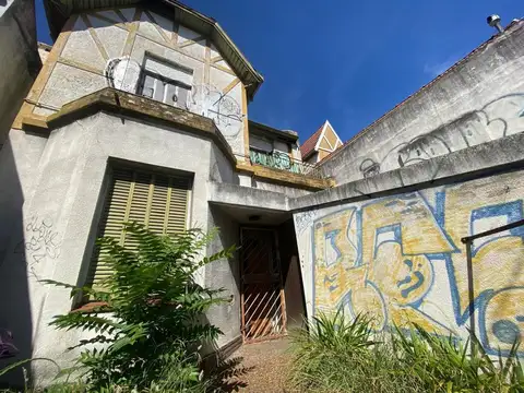 Avenida Hipólito Yrigoyen 7700