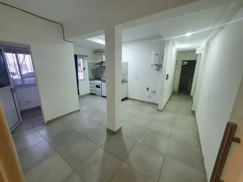 Departamento 2 ambientes en alquiler c/ cochera en Los Polvorines