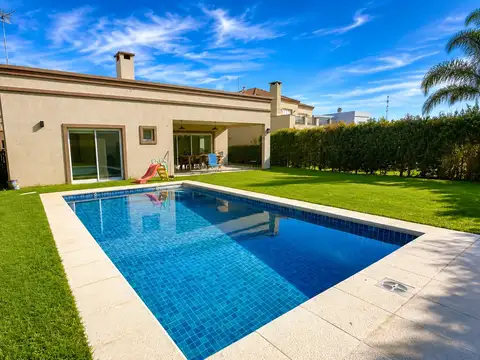 Casa 4 ambientes con 3 baños