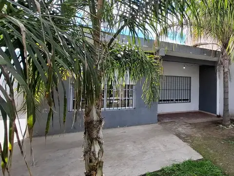Casa en Venta con 3 cocheras