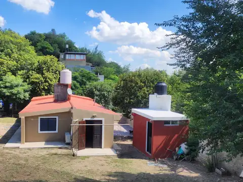 Casa mas departamento a la venta en Bialet Masse. (C444)