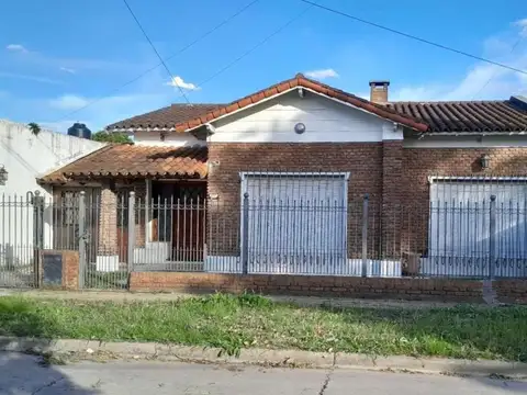 Casa de 4 ambientes- Ituzaingó norte