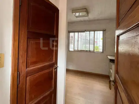 Depto Tipo Casa en Venta 60 años
