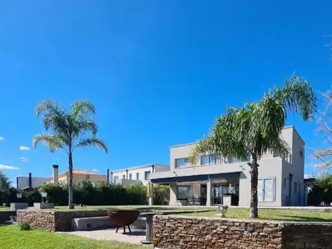 Casa en Venta Isla a Laguna Amoblada San Matías Escobar