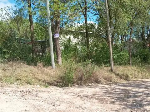 Venta terreno en esquina v. giardino c/ servicios