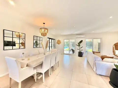 Casa 4 ambientes con 3 baños