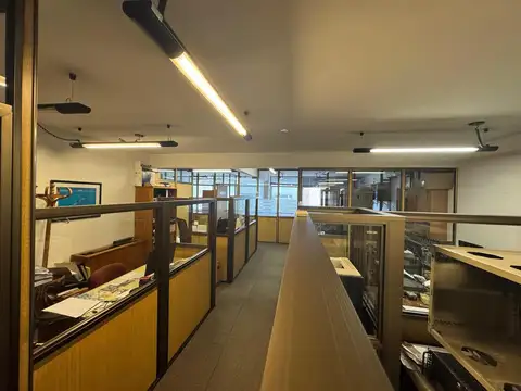 Oficina de 300 m² con 2 cocheras a la venta en microcentro