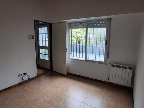 Depto Tipo Casa 5 ambientes con 2 baños