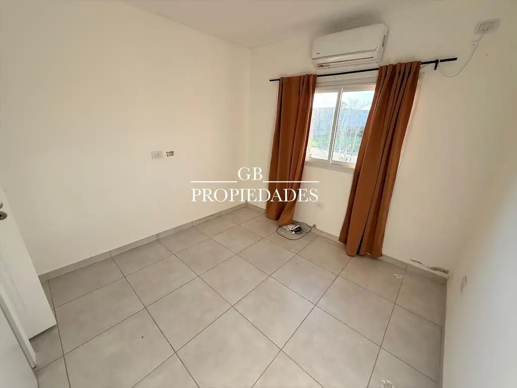 Casa en Venta en Pilar del Este - Santa Lucia