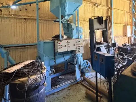 Criadero de Pollo - Nave Industrial 378 m2 - Ibarlucea