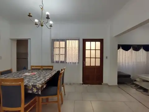 Depto Tipo Casa 7 ambientes con 2 baños
