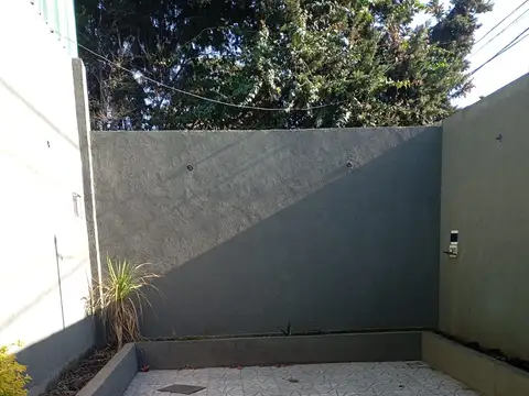 Excelente Galpón en Merlo