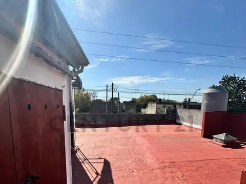 Ferré 100, Piso 0