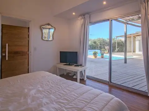 Casa 5 ambientes con 4 baños