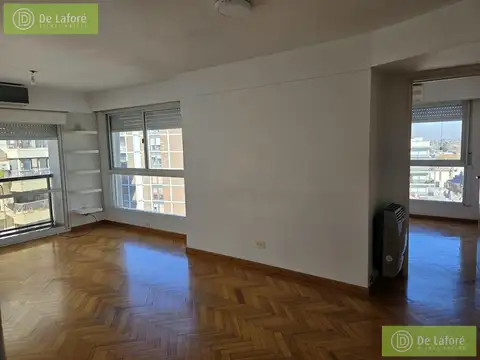 ALQUILER - Departamento de 2 ambientes en Martínez, piso alto y luminoso con cochera