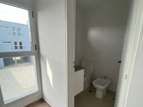 Depto Tipo Casa 4 ambientes con 2 baños