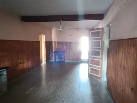 Casa 5 ambientes con 1 baño