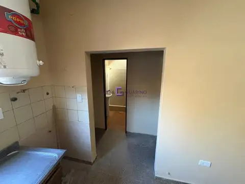 Depto Tipo Casa en Alquiler en Gregorio de Laferrere, $ 550.000