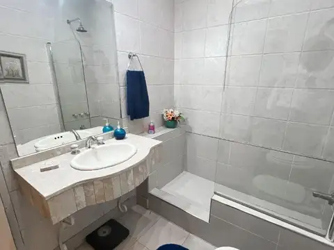 CASA 3 AMBIENTES CON PISCINA EN VENTA EN LANÚS