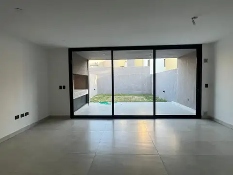 Casa en Alquiler de 3 dormitorios