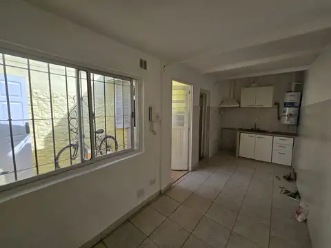 Depto Tipo Casa en Alquiler en Ramos Mejia, $ 460.000