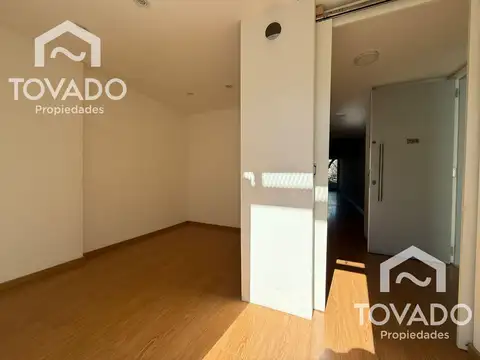 En Alquiler! Oficina con Cochera en Edificio de Categoría en Palermo!