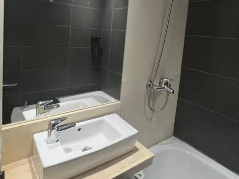 Buenos Aires 1079 , Piso 2