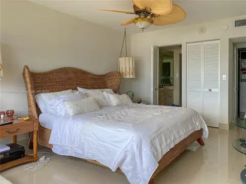 Departamento 3 ambientes MIAMI frente al mar