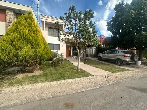 HERMOSA CASA EN BARRIO PRIVADO LOS SOLARES, MAIPU.
