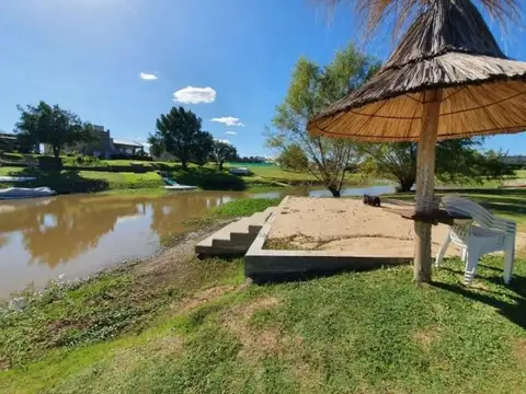 Casa 7 ambientes con 4 baños