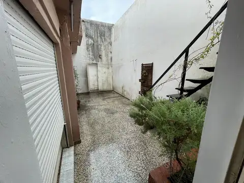 Depto Tipo Casa en Venta con 1 cocheras