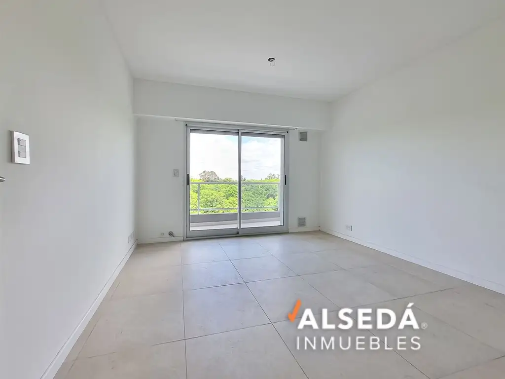 Av. Pellegrini  2600