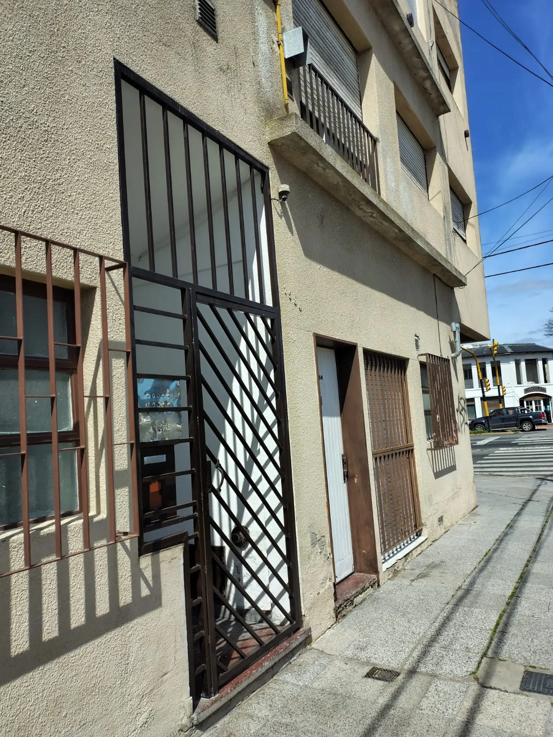 Depto 2 amb, 1 dorm, balcón americano — Av. Luro y 180
