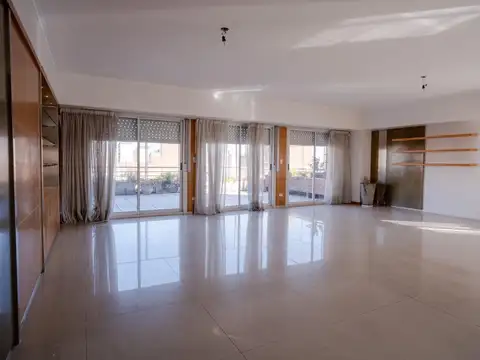 Piso 232 m² con 4 dorm + 2 cocheras | Amenities | Morón
