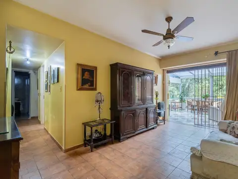 Dpto 3 Ambientes con  Jardín