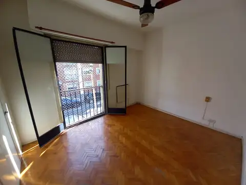 Depto Tipo Casa en Venta 50 años