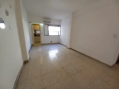 Mariano Acha 2100, Piso 1