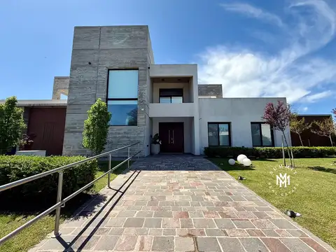 Casa en Venta de 5 dormitorios