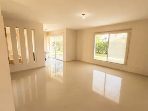 VENTA CASA 4 DORMITORIOS SAN ISIDRO VILLA ALLENDE