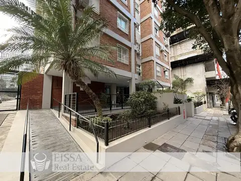 Departamento de 4 ambientes con cochera a metros de Cabildo