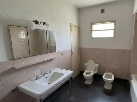 Casa en Venta con 6 cocheras