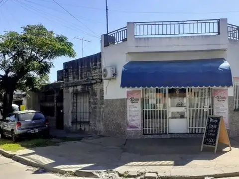 OPORTUNIDAD CASA DE 3 AMBIENTES + LOCAL + DEPARTAMENTO