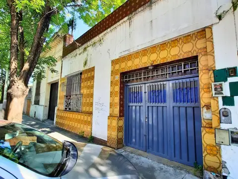 Av Mariano Acosta 439