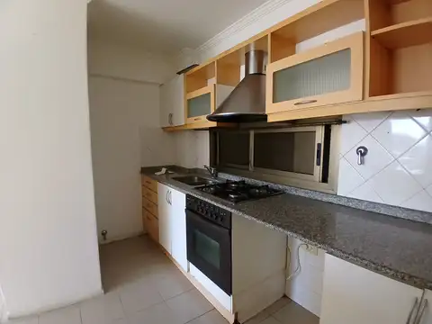 Departamento De Tres Ambientes. Morón Norte