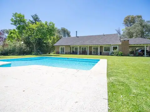 Casa Chalet  en Venta en Luján, G.B.A. Zona Oeste, Argentina