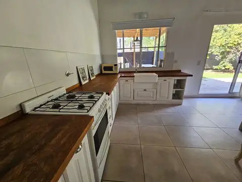 VENTA CASA 3 DORM PILETA QUINCHO LA LONJA