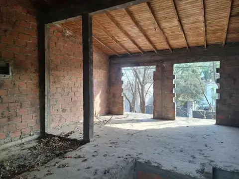 LOCAL EN VENTA CON VIVIENDA A TERMINAR EN CANNING