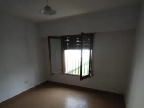 Casa en venta - 3 Dormitorios 2 Baños - Río Cuarto