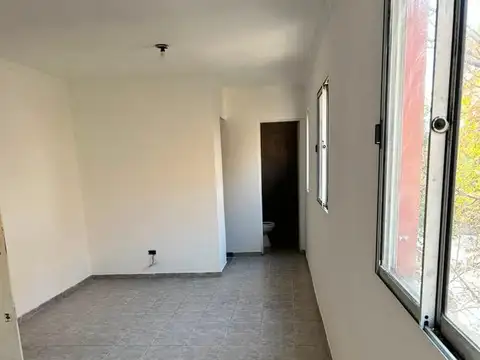 Oficina en primer piso, Moreno centro