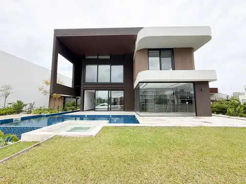ESPECTACULAR CASA EN VENTA EN EL YACHT , NORDELTA